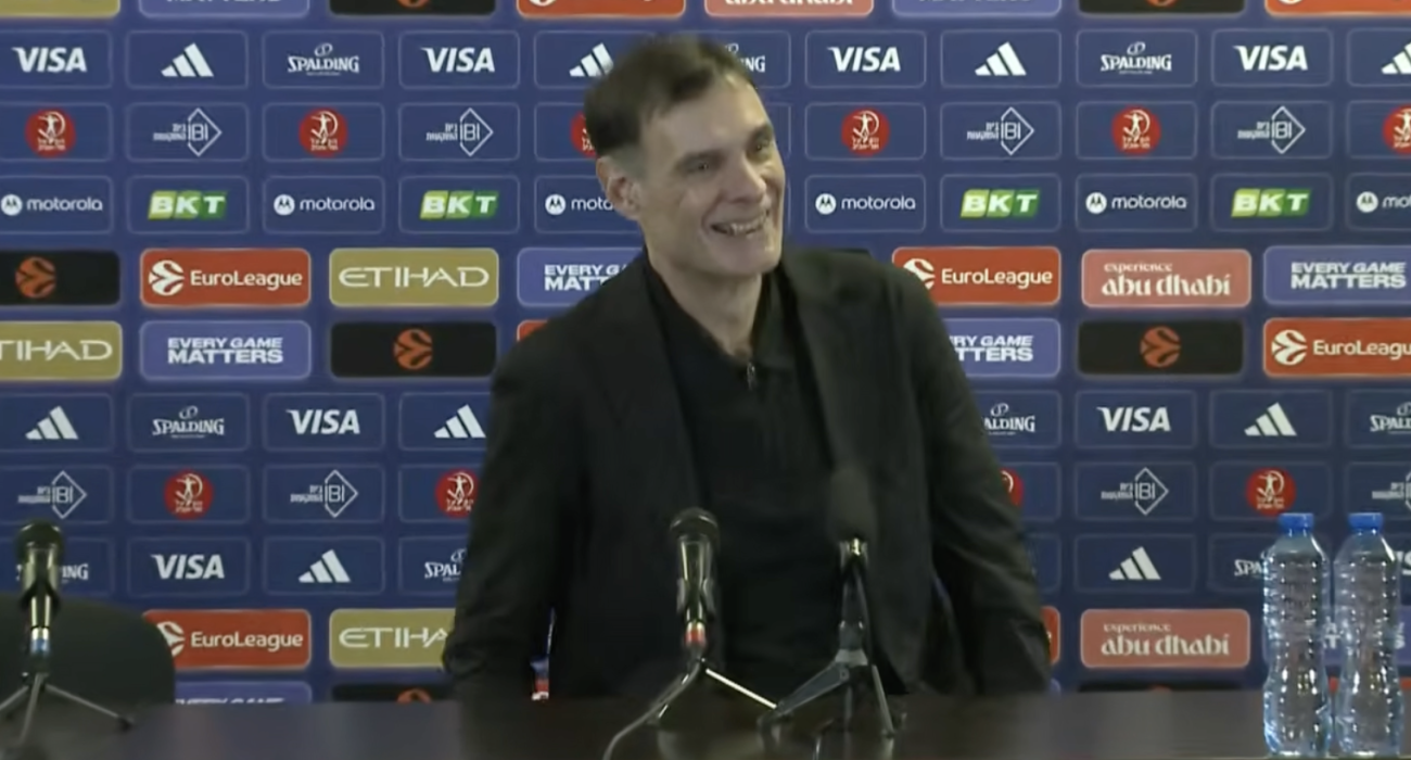 Η έκπληξη του Μπαρτζώκα στη συνέντευξη Τύπου: «Οι δημοσιογράφοι είναι έξω;»