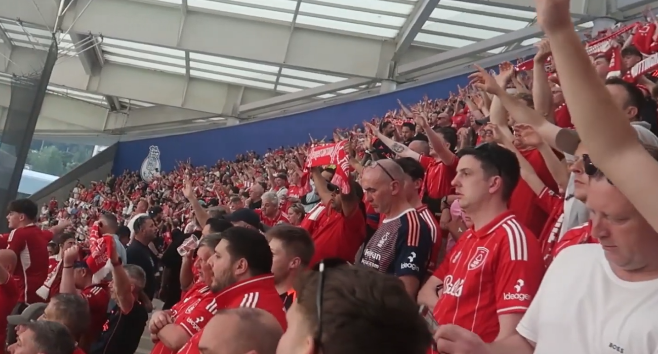 Οπαδοί της Νότιγχαμ Φόρεστ στο γήπεδο της Πόρτο / Screenshot