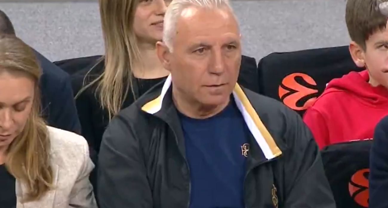 Ο Κρίστο Στοΐτσκοφ παρακολουθεί το παιχνίδι του Ολυμπιακού με τη Χάποελ Τελ Αβίβ