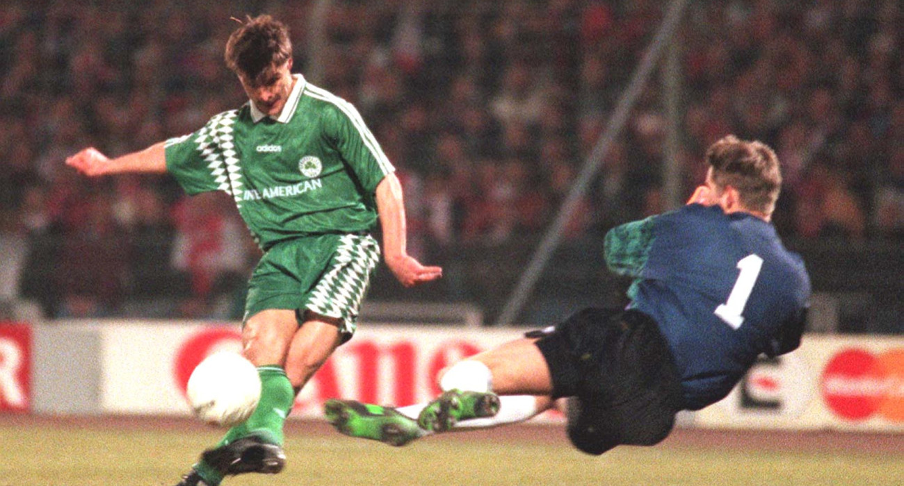 Το μυθικό γκολ του Κρίστο Βαζέχα επί του Άγιαξ - ΠΗΓΗ: ΙΝΤΙΜΕ