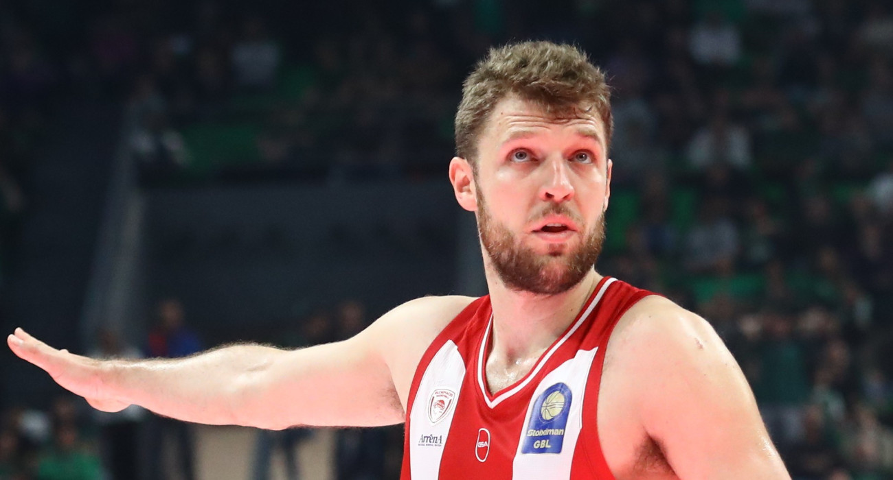 Ο Σάσα Βεζένκοφ στο ντέρμπι κόντρα στον Παναθηναϊκό στο T-Center / Πηγή: Eurokinissi