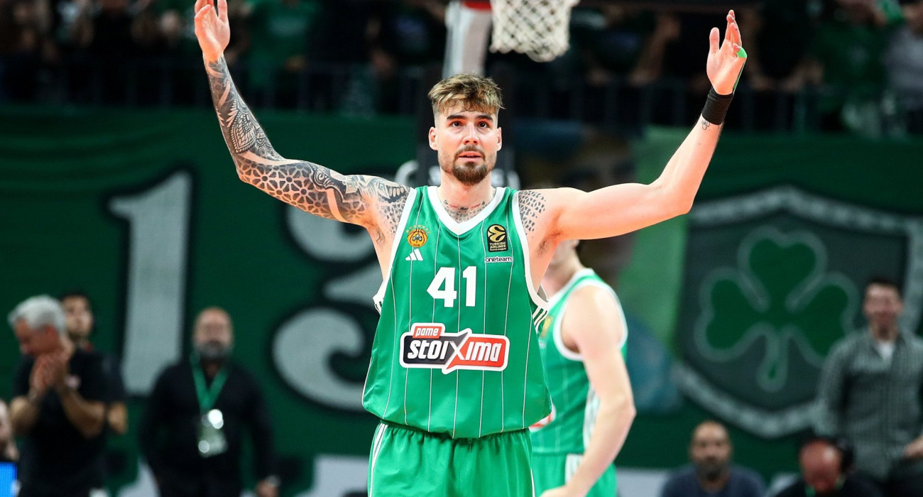 Δημοσιογράφος υποκλίνεται στον Χουάντσο και ο Ισπανός στον... Ναν: «Εμείς ακολουθούμε»