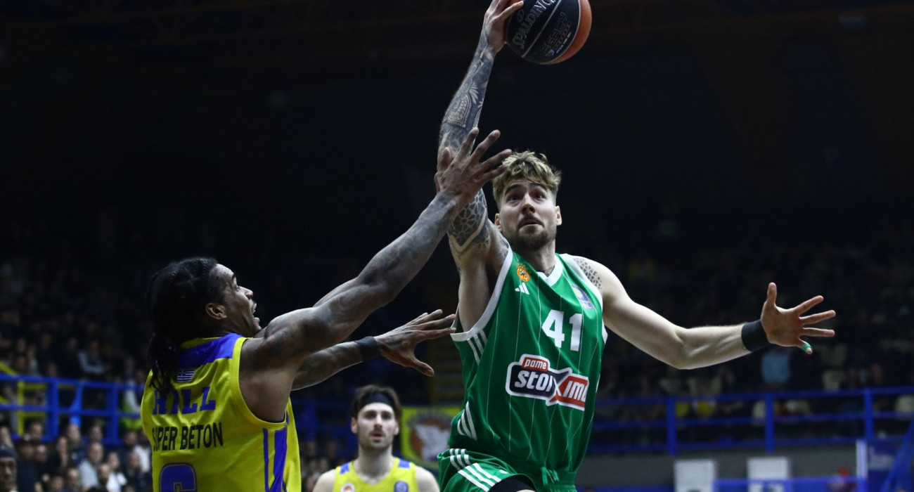 «Πέταξε» στο καλάθι του Περιστερίου με εντυπωσιακό κάρφωμα ο Ερνανγκόμεθ