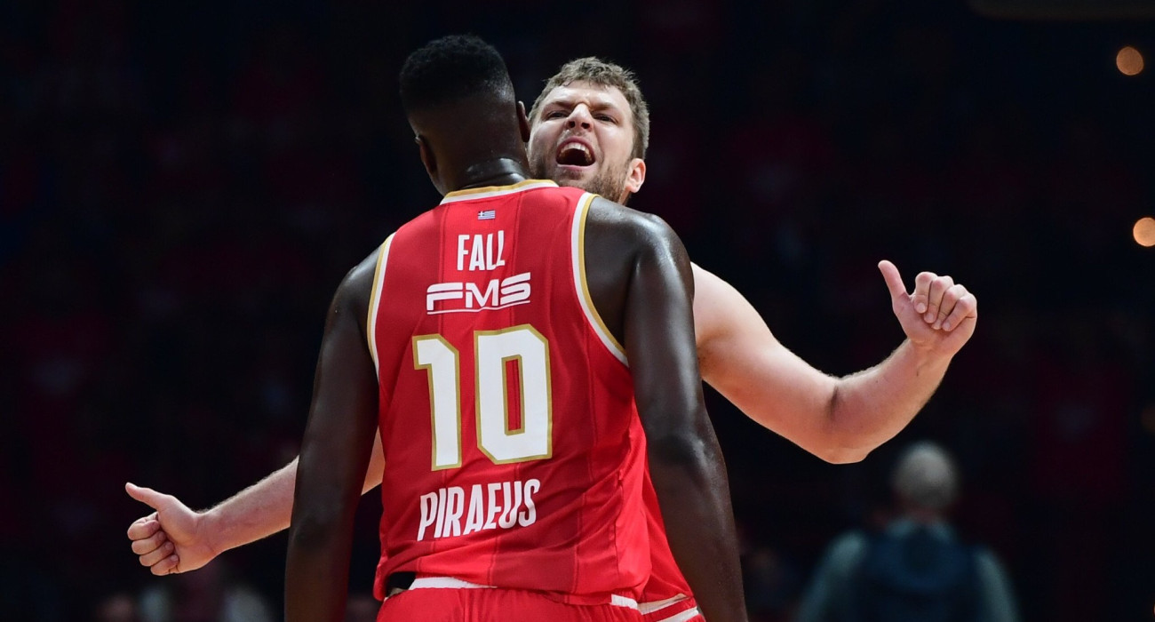 Ο Ολυμπιακός «έπνιξε» τη Ρεάλ με MVP Βεζένκοφ και έκανε το 1-0!