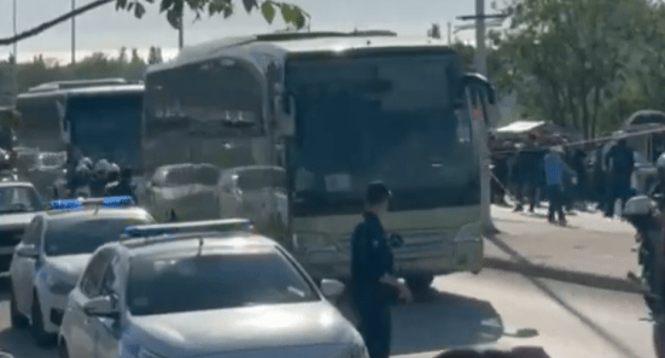 Δρακόντεια μέτρα και έντονες αποδοκιμασίες στην άφιξη της Μπιλμπάο (video)