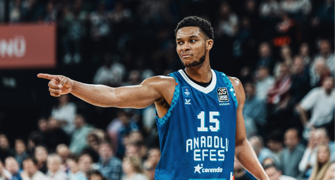 Συναγερμός στην Εφές με Ντόζιερ: Χτύπησε στο γόνατο, αγωνία ενόψει Παναθηναϊκού