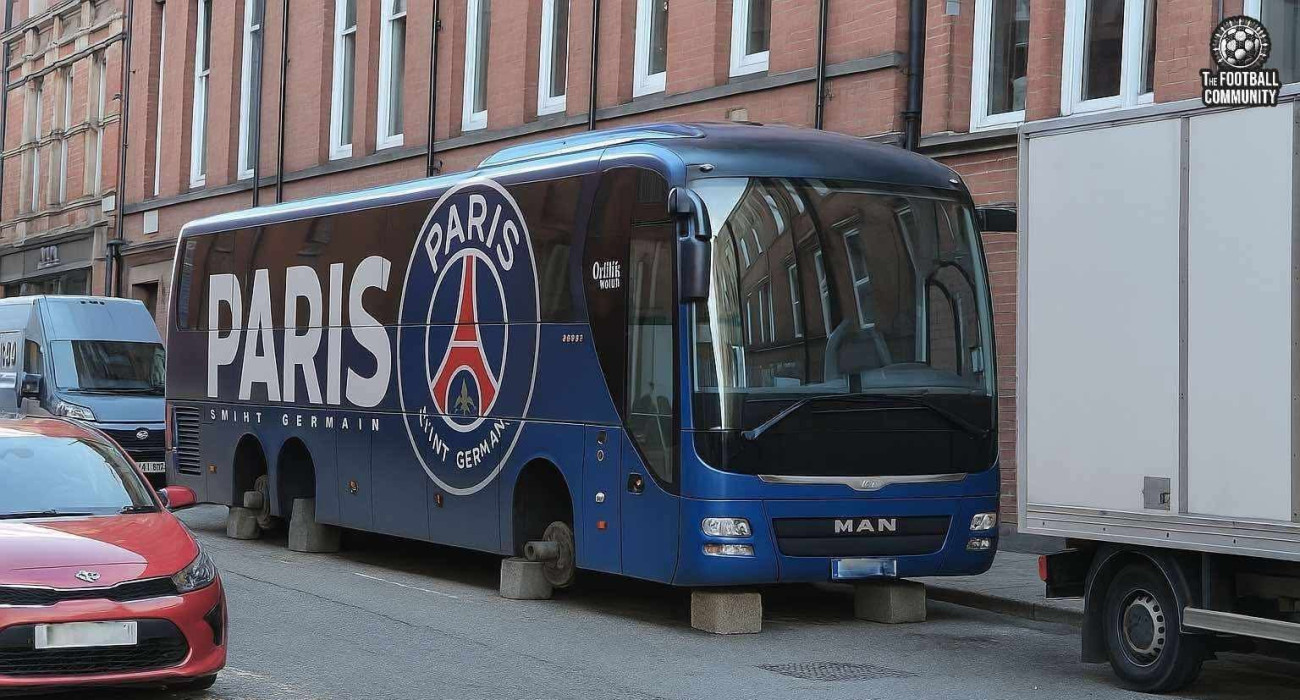 Με τα πόδια στο γήπεδο; Οπαδοί της Άστον Βίλα έκλεψαν τις ρόδες από το πούλμαν της Παρί