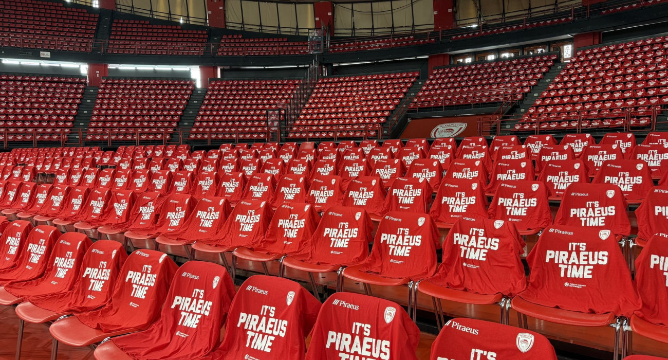 Όλο το ΣΕΦ στα... κόκκινα για το Game 1 του Ολυμπιακού με τη Ρεάλ Μαδρίτης!