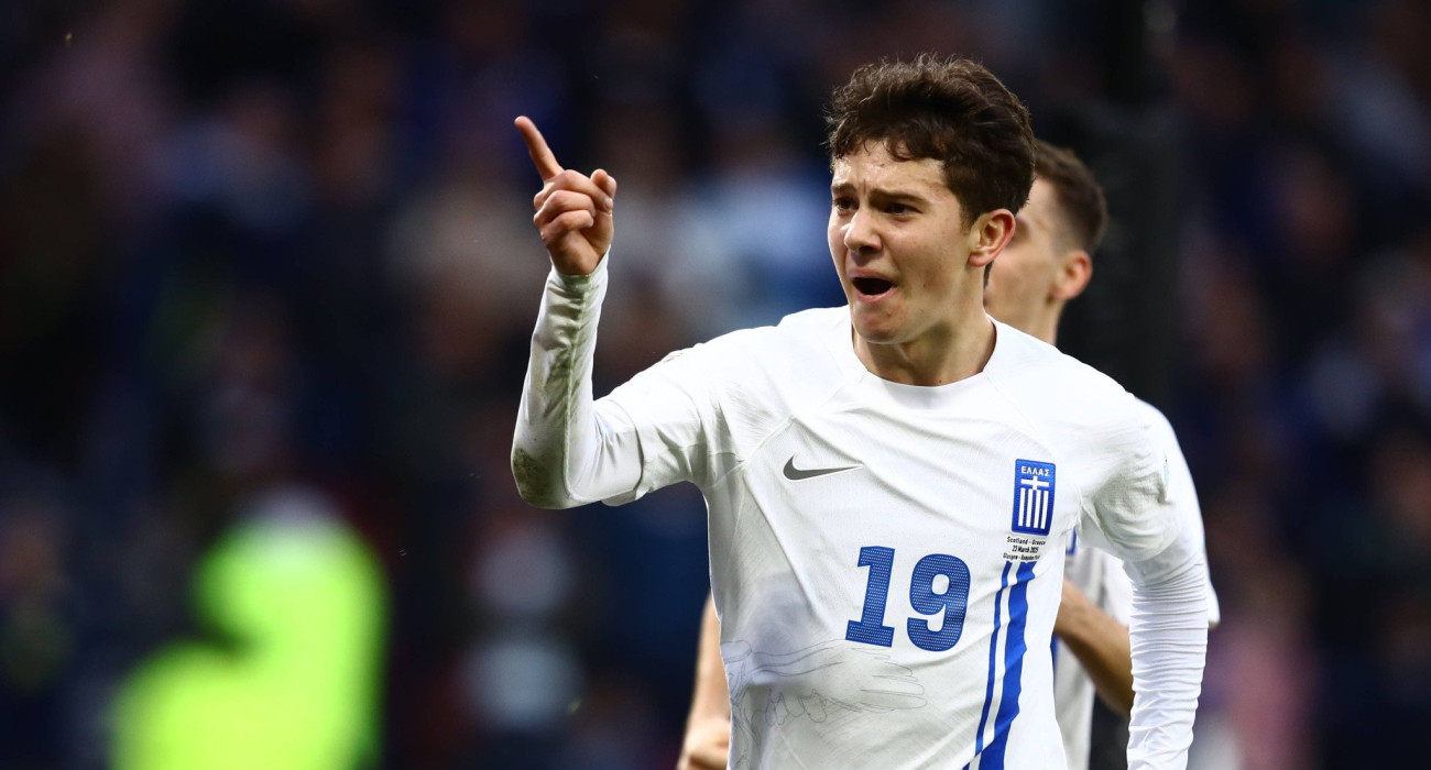 Ο Κωνσταντίνς Καρέτσας με η φανέλα της Εθνικής Ελλάδας / Πηγή: Imago