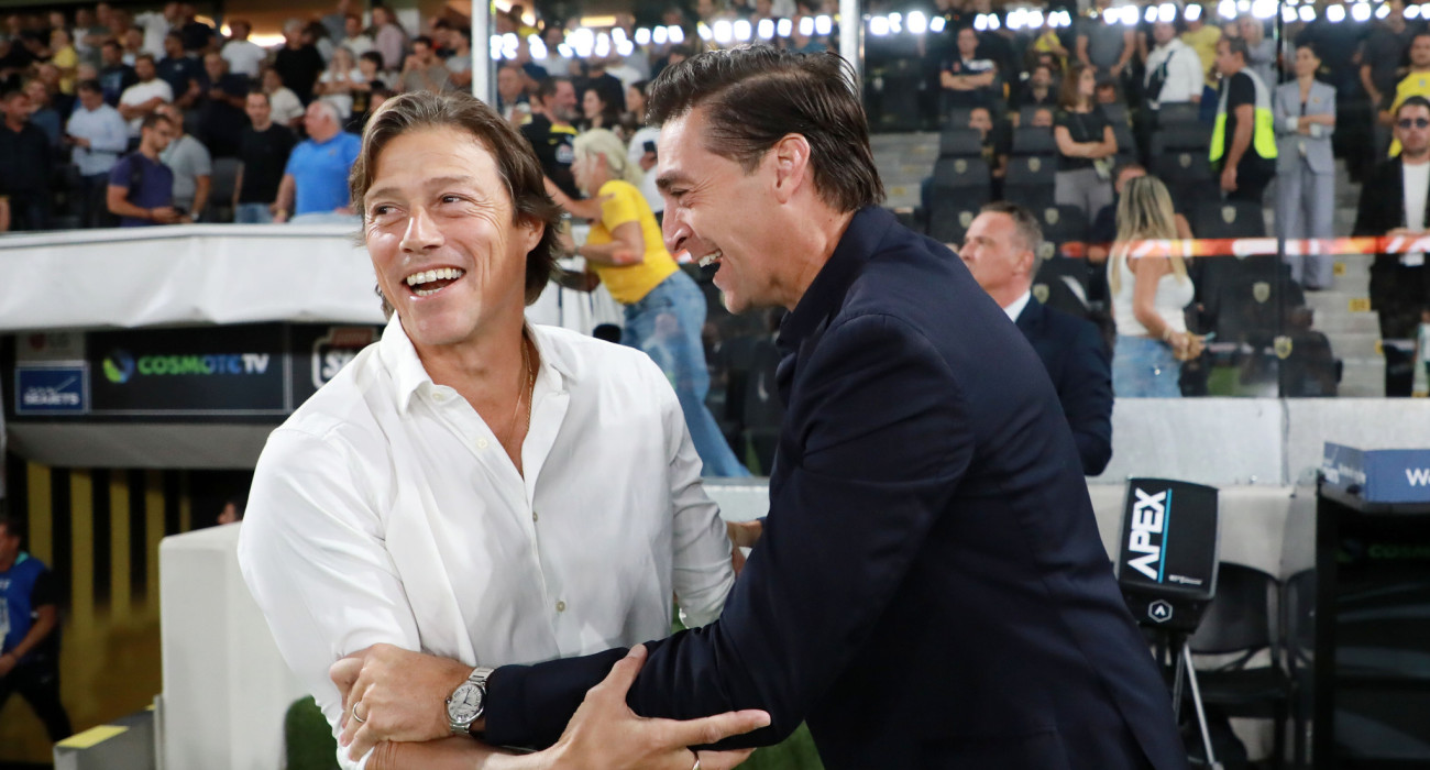 Ο Ματίας Αλμέιδα και ο Ντιέγκο Αλόνσο σε παλαιότερο ΑΕΚ-Παναθηναϊκός / Πηγή: Intime