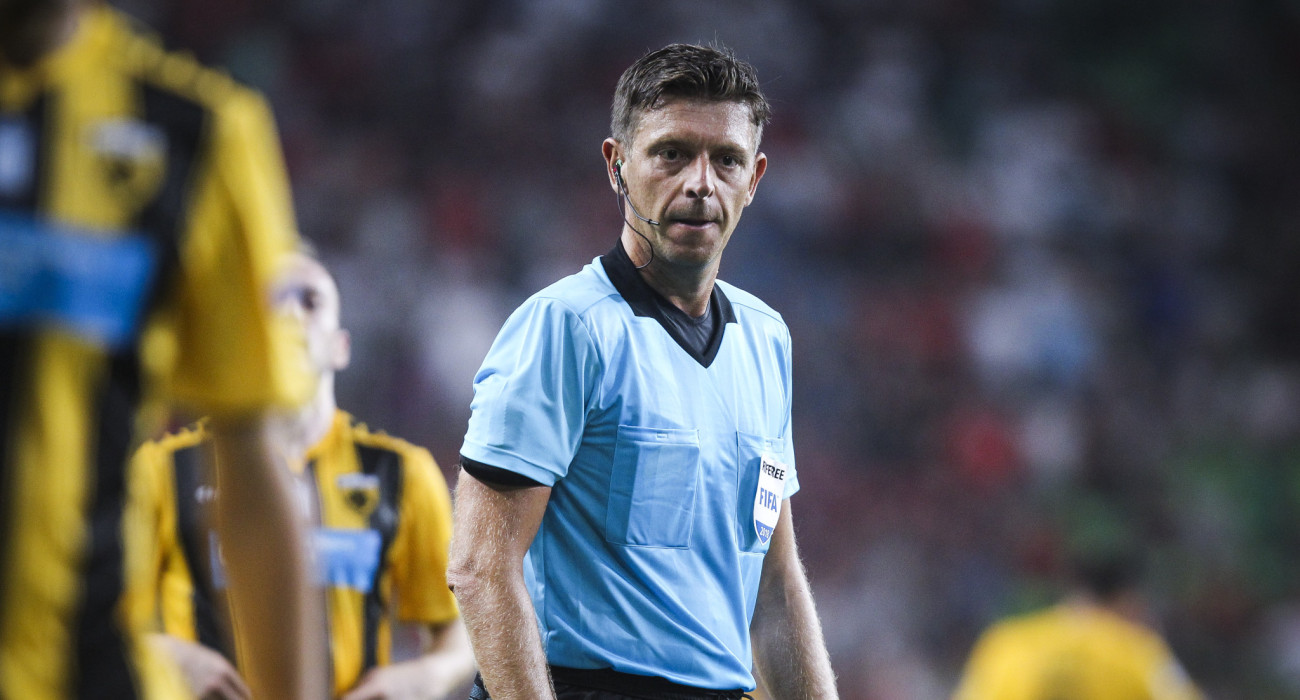 Ο επικεφαλής των διαιτητών της ιταλικής ομοσπονδίας, Τζιανλούκα Ρόκι σε αγώνα της ΑΕΚ με την Βίντι από το 2018 / Πηγή: Eurokinissi