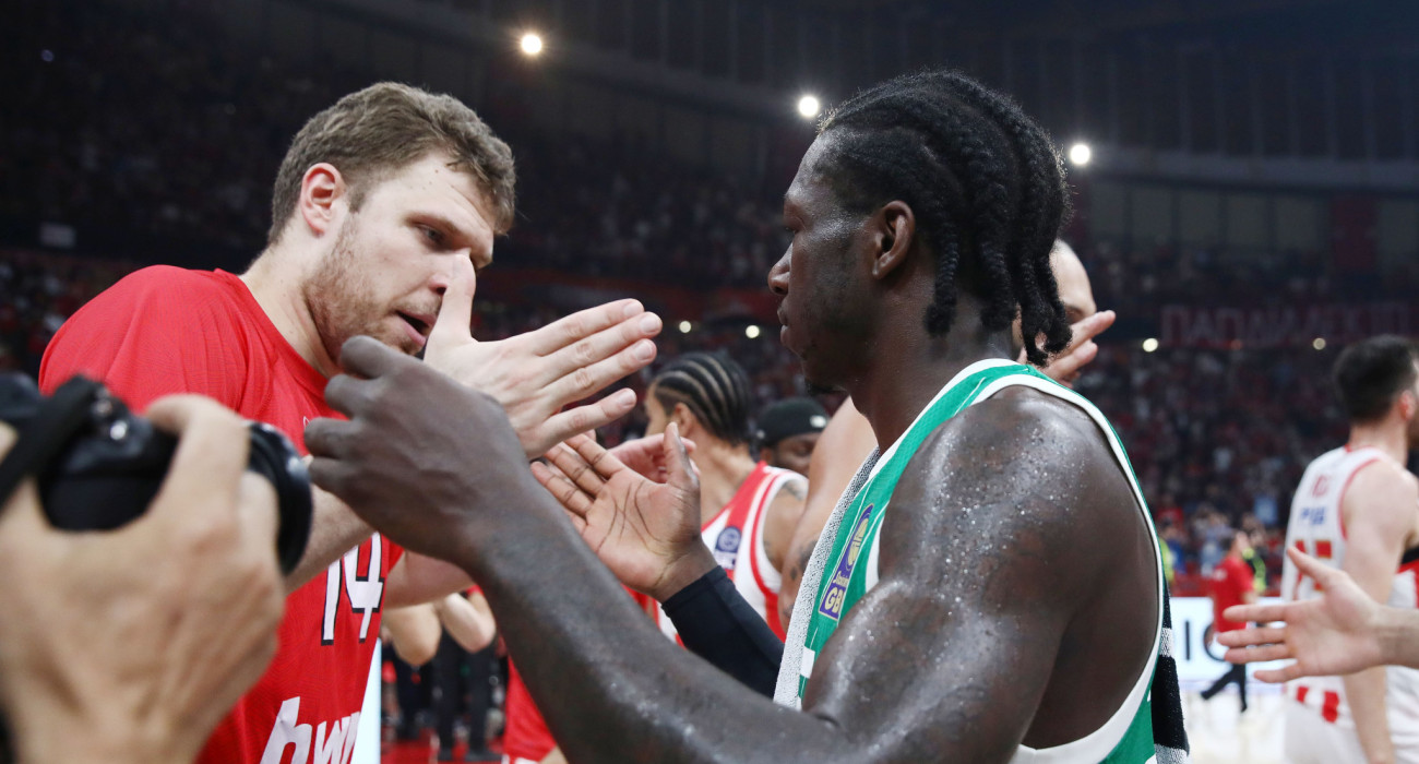 Βεζένκοφ και Ναν - Πηγή: Intime