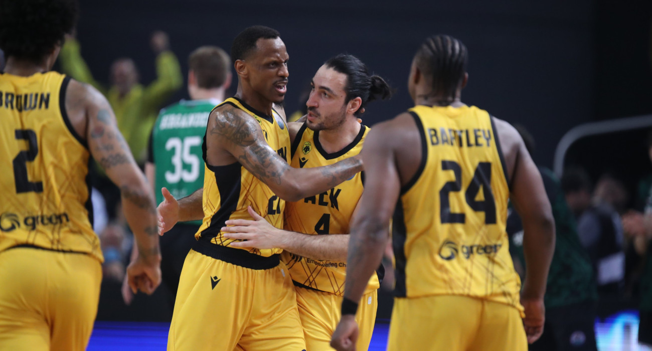 Οι παίκτες της ΑΕΚ πανηγυρίζουν /Πηγή: Intime