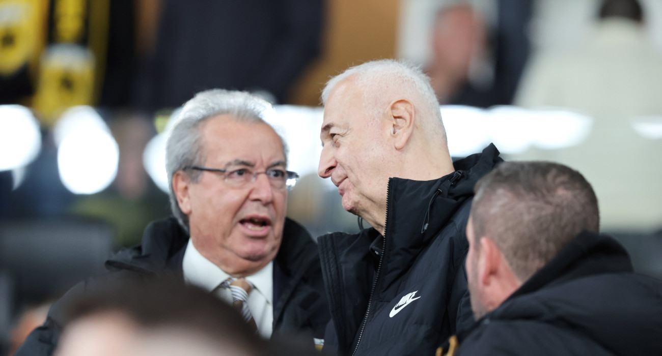 Ο Ντράγκαν Σάκοτα με τον πρόεδρο της ΠΑΕ ΑΕΚ, Βαγγέλη Ασλανίδη / Πηγή: Intime
