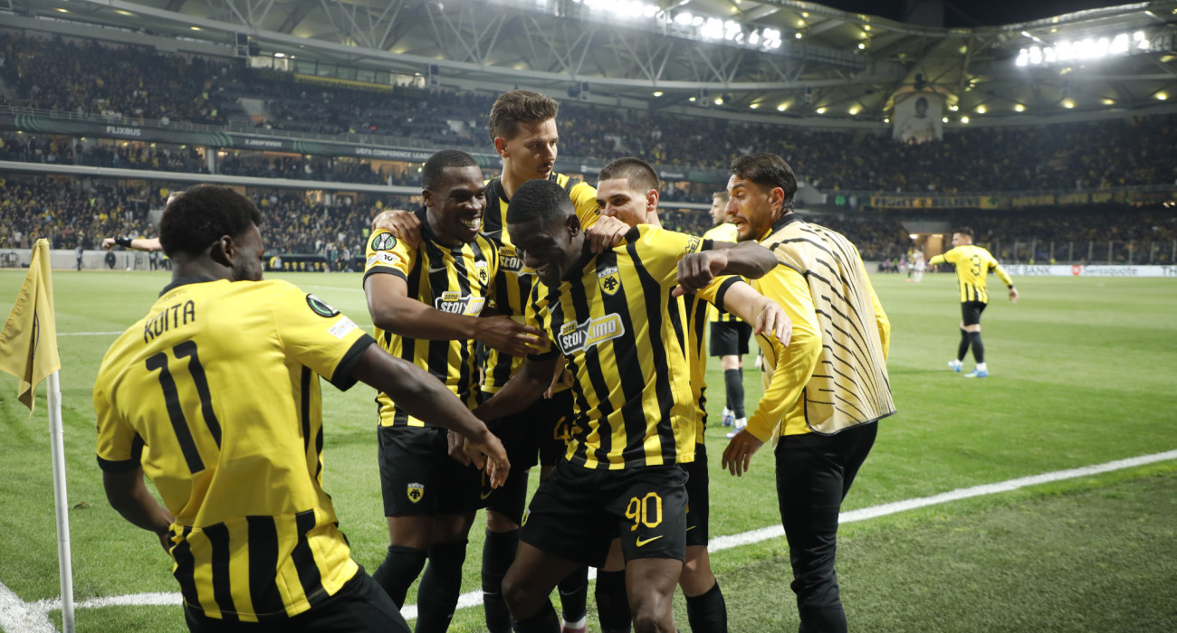 Οι πανηγυρισμοί των παικτών της ΑΕΚ στο γκολ του Ζίνι / Πηγή: Intime