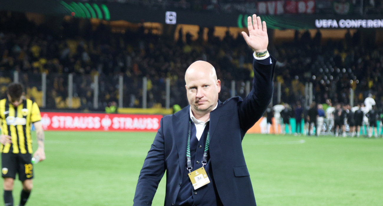 Ο Μάρκο Νίκολιτς ευχαριστεί τον κόσμο της ΑΕΚ / Πηγή: Intime