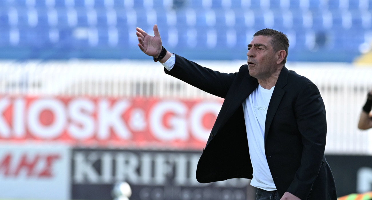 Ο Σάββας Παντελίδης κατά τη διάρκεια του αγώνα Ατρόμητος - ΑΕΛ Novibet / Πηγή: Intime