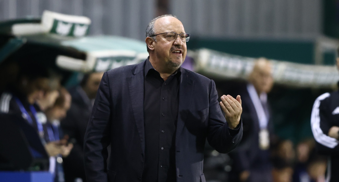 Ο Ράφα Μπενίτεθ στον αγώνα του Παναθηναϊκού με τον Ολυμπιακό / Πηγή: InTime