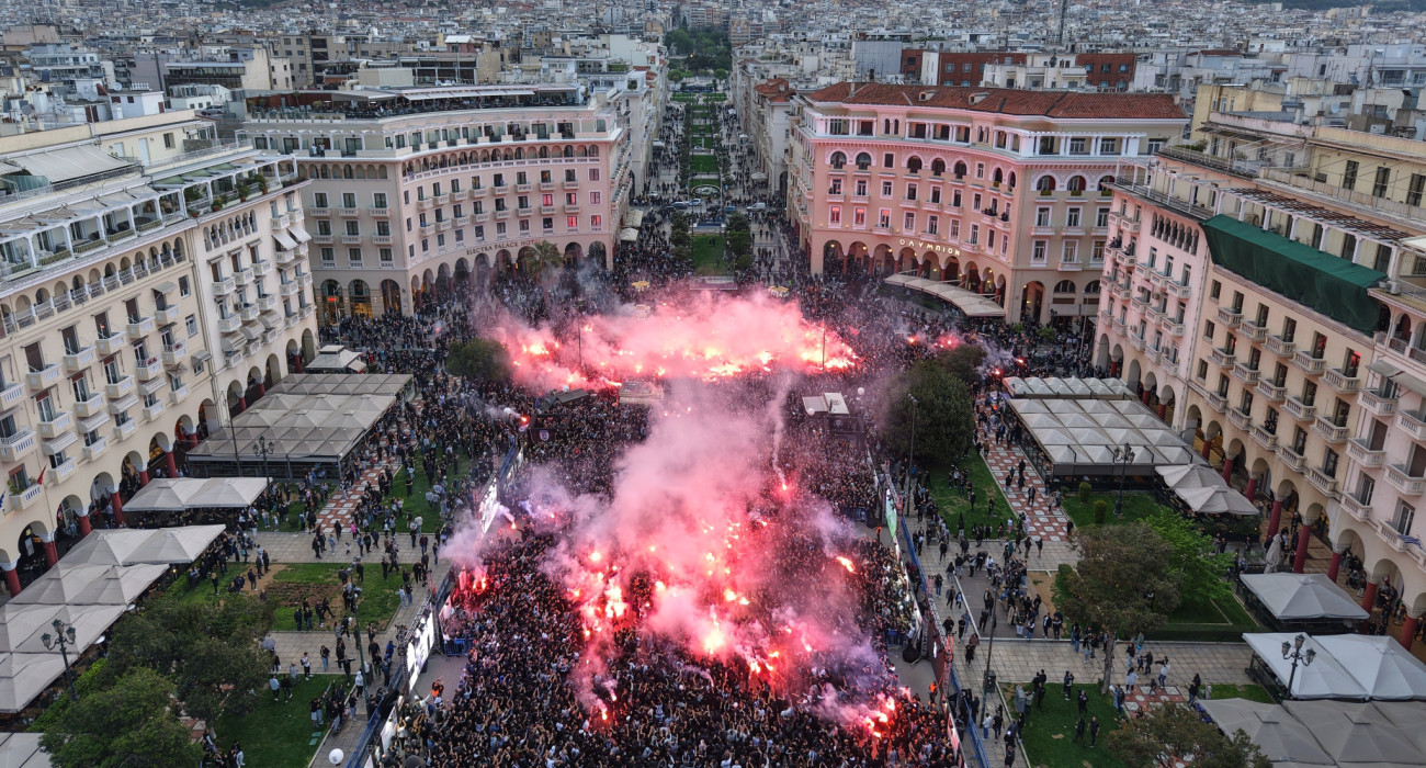 Το pyro show των οπαδών του ΠΑΟΚ για τα 100 χρόνια / Πηγή: Intime