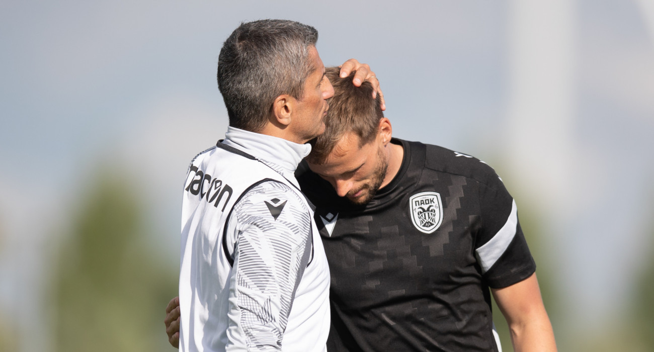 Ο Ραζβάν Λουτσέσκου με τον Τόμας Κετζιόρα/Eurokinissi