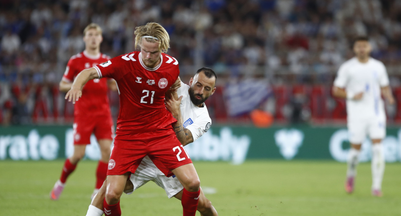 Ο Μόρτεν Χιούλμαντ με τη φανέλα της Δανίας/ Πηγή: Eurokinissi