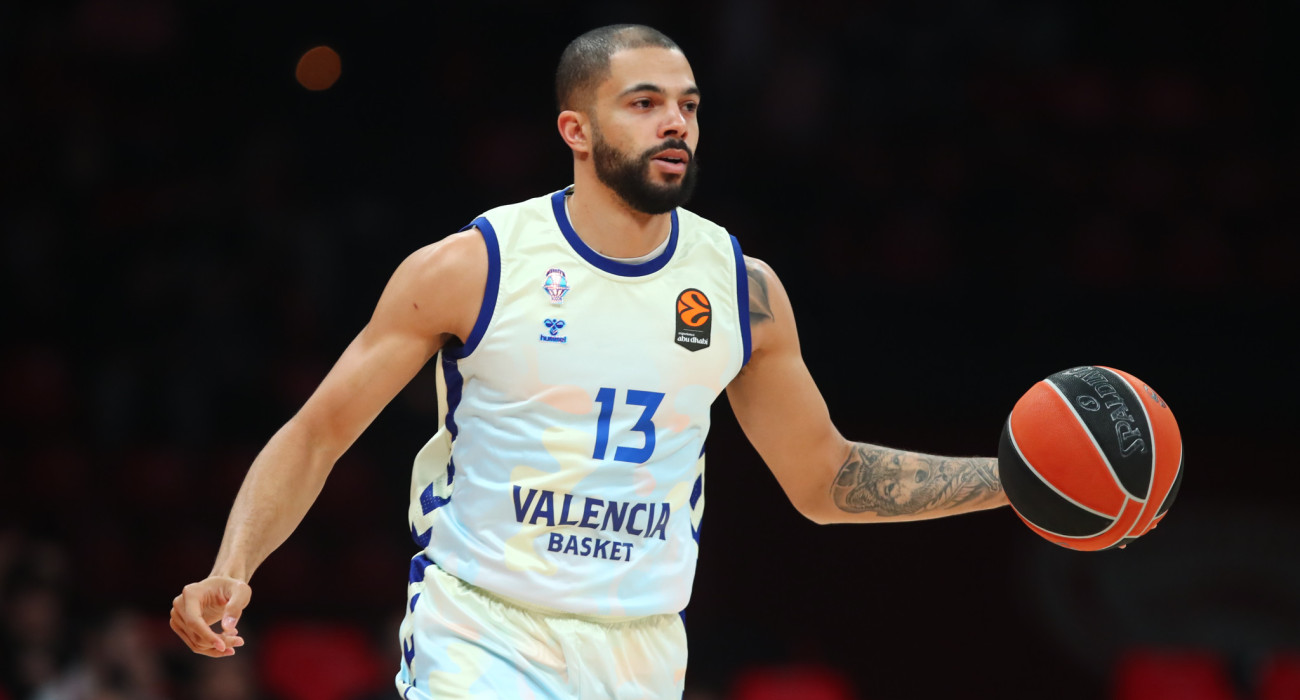 Ο Ντάριους Τόμπσον με τη φανέλα της Βαλένθια / Πηγή: Eurokinissi