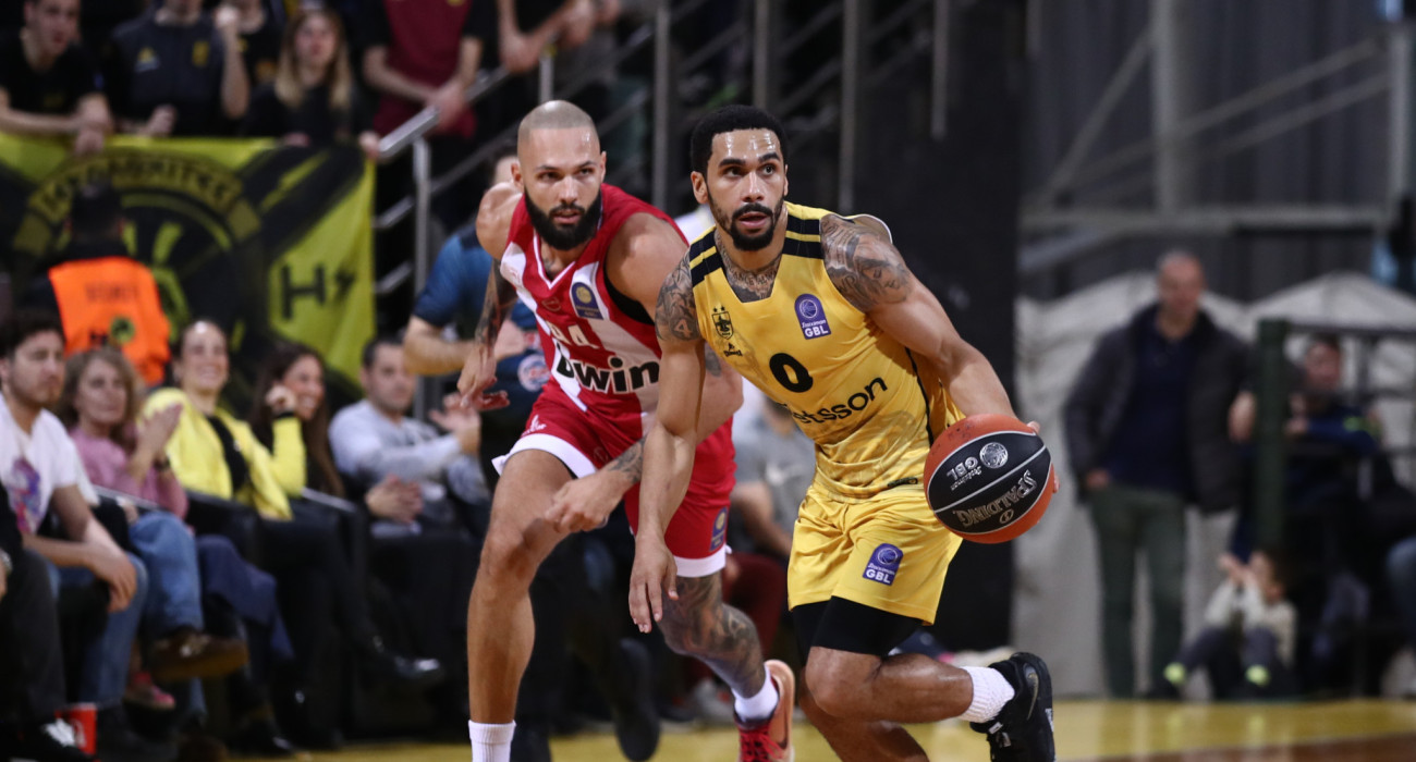 Οι Ελάιζα Μήτρου-Λονγκ και Εβάν Φουρνιέ στην αναμέτρηση Άρης- Ολυμπιακός / Πηγή: Eurokinissi