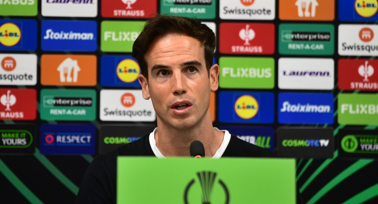 Ο Ινίγκο Πέρεθ στη συνέντευξη Τύπου της Ράγιο Βαγιεκάνο / Πηγή: Eurokinissi