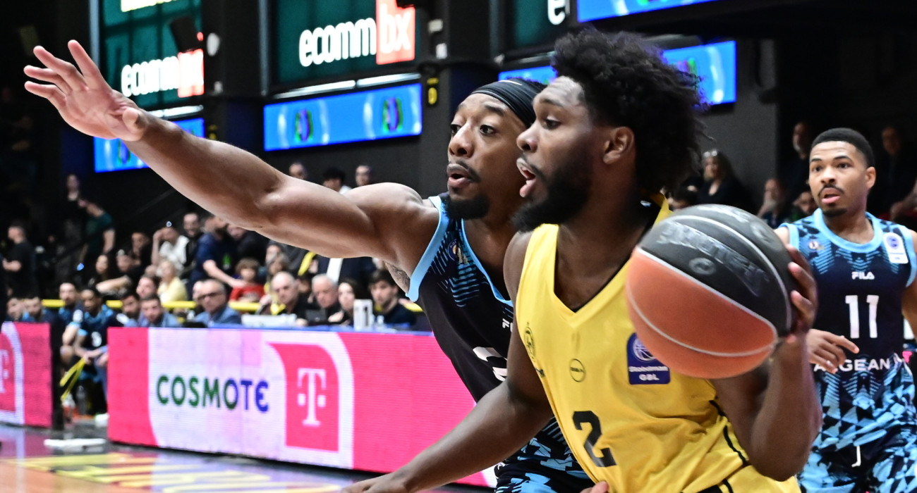 Ο Τζόρνταν Γουόκερ του Αμαρουσίου απέναντι στον Κολοσσό Ρόδου / πηγή: eurokinissi