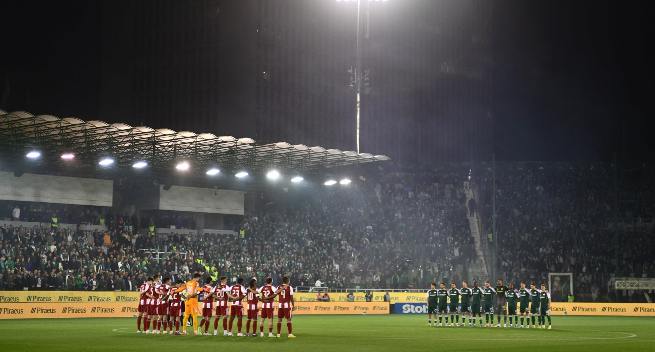 Ενός λεπτού σιγή στην Λεωφόρο στη μνήμη  του Γιώργου Γονιού / Πηγή: Eurokinissi