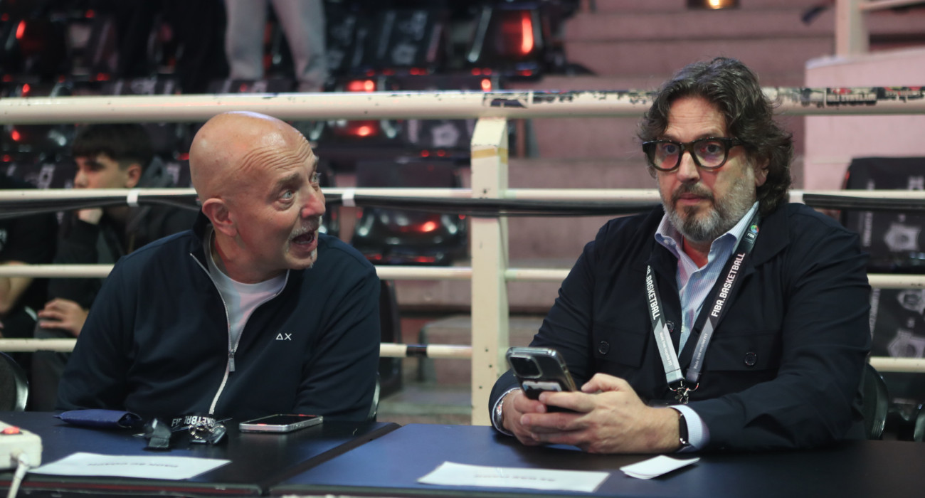 Ο Αντρέα Τρινκιέρι μα΄ζί με τον βοηθό του, Μασιμιλιάνο Μενέτι / Πηγή: Eurokinissi