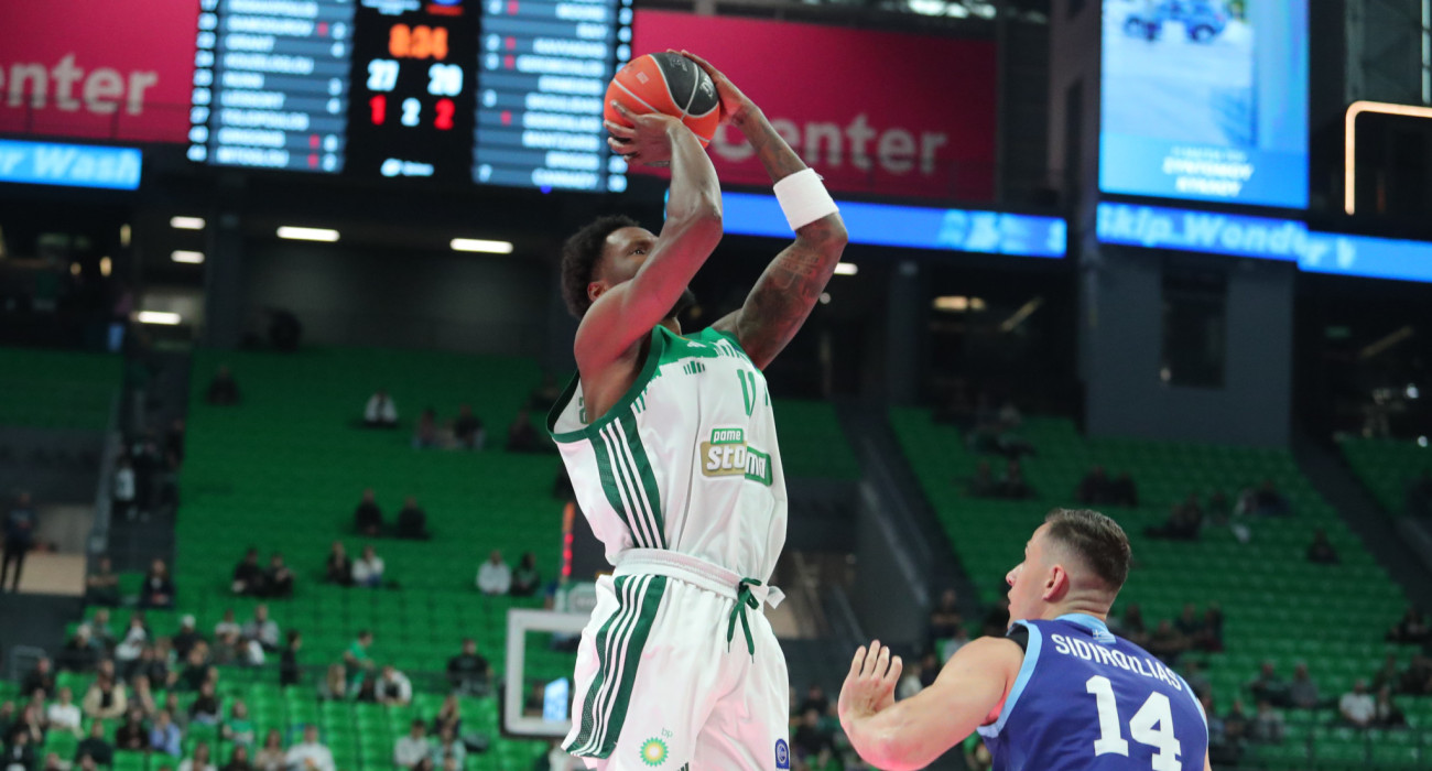 Ο Νάιτζελ Χέιζ - Ντέιβις στο ματς του Παναθηναϊκού με τη Μύκονο/Πηγή: Eurokinissi