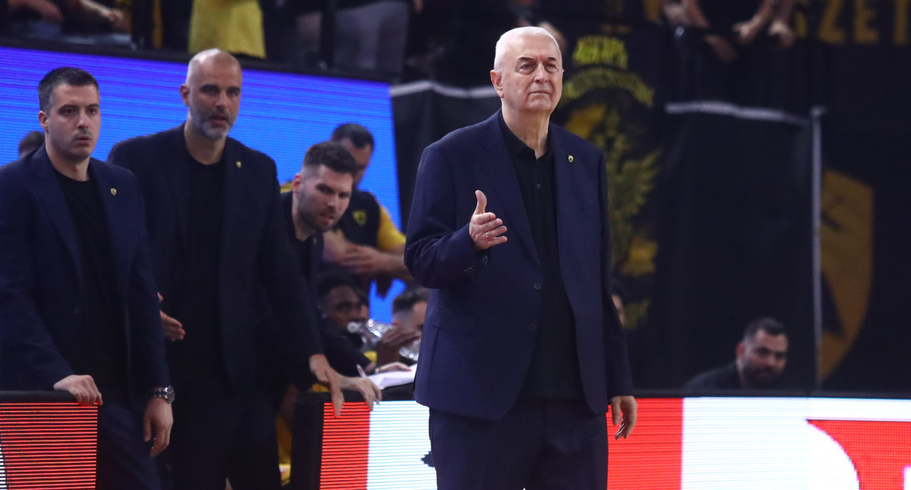 Ο Ντράγκαν Σάκοτα στην αναμέτρηση της ΑΕΚ με τον Ολυμπιακό / πηγή: eurokinissi