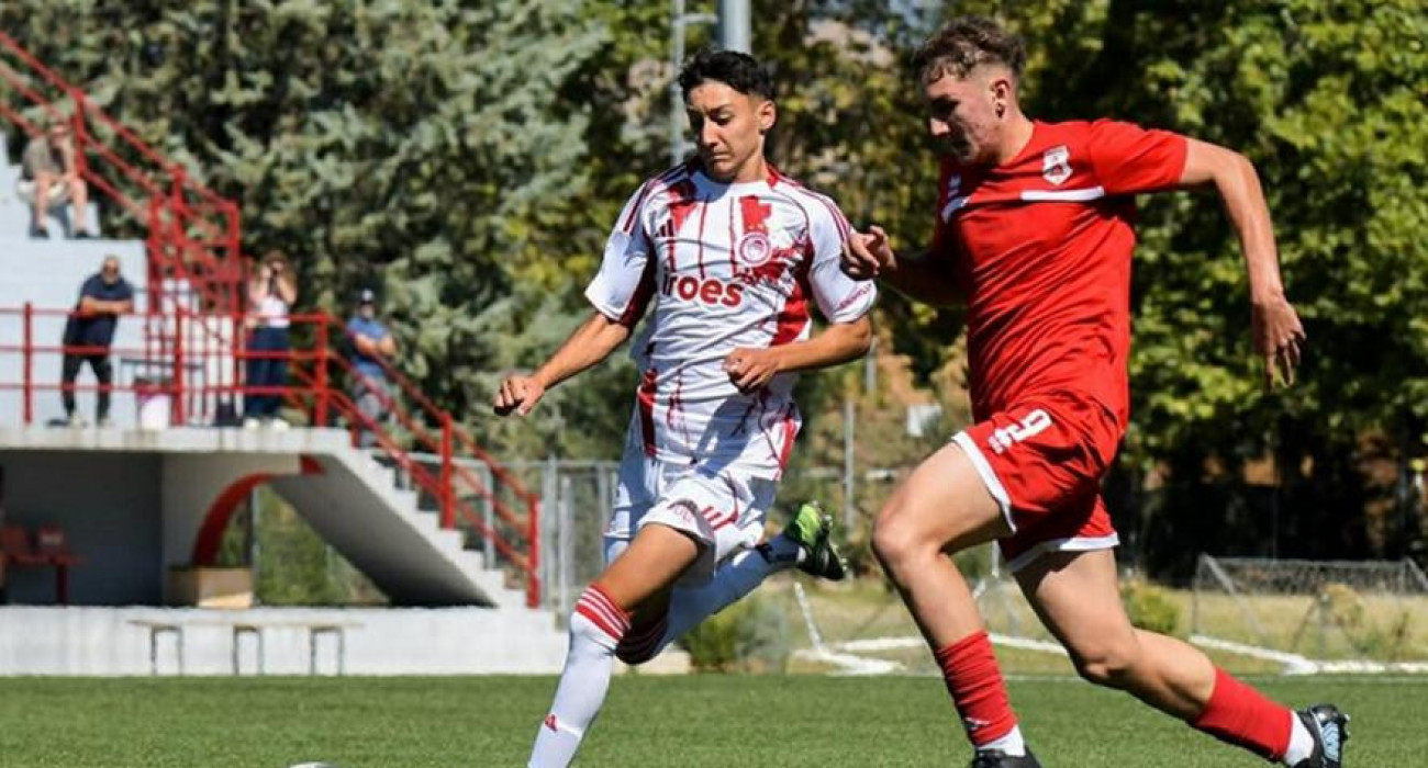 Ο Άγγελος Μούτας σε παιχνίδι της Κ16 του Ολυμπιακού / Πηγή: Olympiacos FC