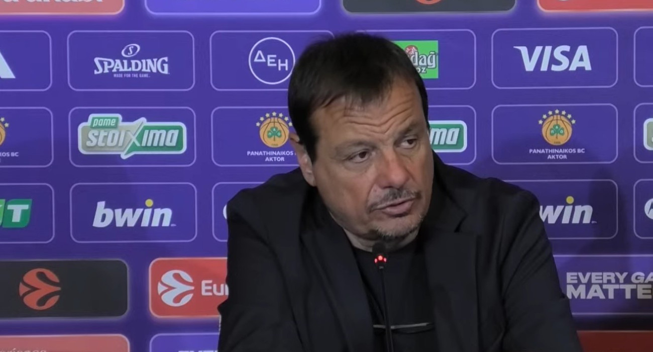 Ο Εργκίν Αταμάν στη συνέντευξη Τύπου μετά το παιχνίδι του Παναθηναϊκού με τη Μονακό
