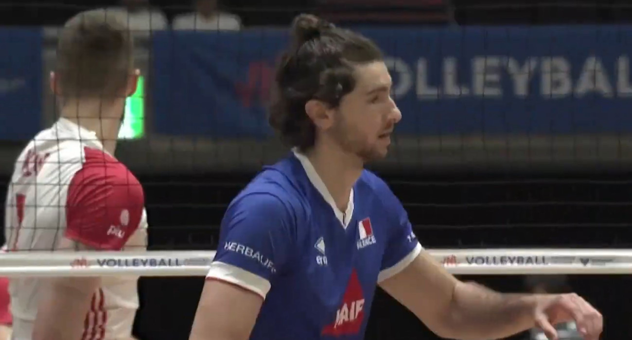 Ο Τιμοτέ Καρλ με την φανέλα της Εθνικής Γαλλίας / Screenshot