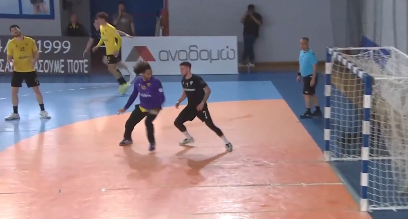 Το στιγμιότυπο με Ελευθεριάδη και Ματέους στο ΠΑΟΚ-ΑΕΚ / Screenshot