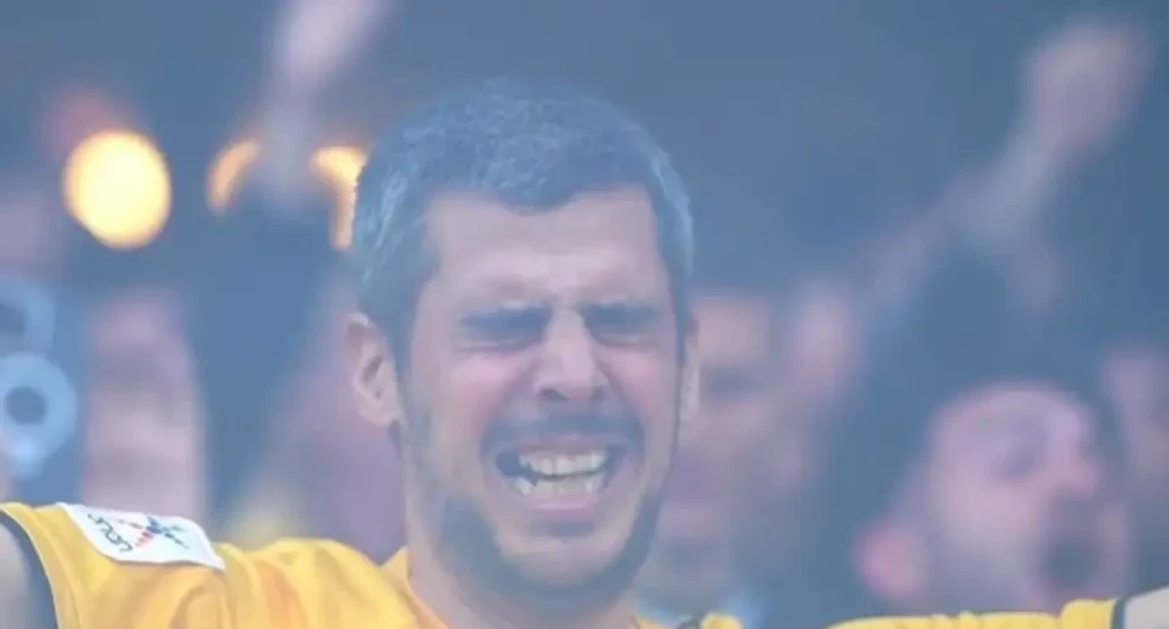 Ο φίλος της ΑΕΚ που έγινε viral μέσα σε λίγες ώρες / Screenshot