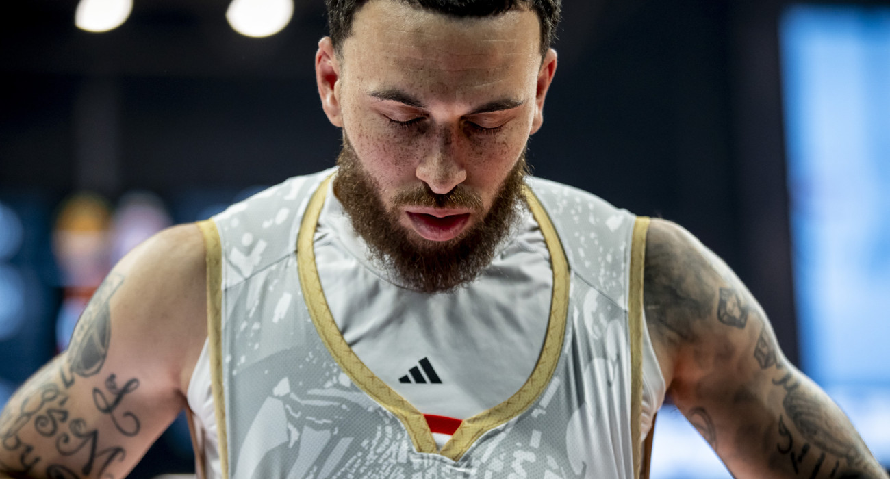 O Μάικ Τζέιμς θα αποφασίσει για το μέλλον του σύντομα / Πηγή: Panagiotis Moschandreou/Euroleague Basketball via Getty Images