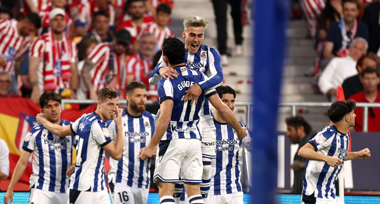 Οι παίκτες της Σοσιεδάδ πανηγυρίζουν το γκολ του Μπαρενετσέα στον τελικό του Copa Del Rey / Πηγή: Fran Santiago / Getty Images