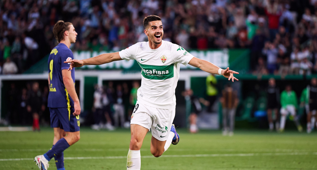 Ο Αντρέ Σίλβα μετά το νικητήριο γκολ απέναντι στην Ατλέτικο Μαδρίτης / Photo by Manuel Queimadelos/Quality Sport Images/Getty Images