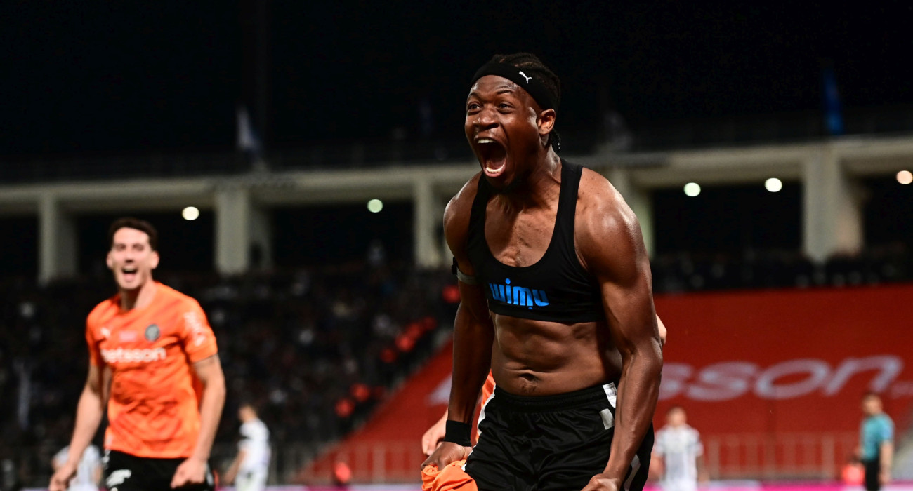 Ο Άαρον Ισέκα σκόραρε με πέναλτι το τρίτο γκολ του ΟΦΗ στον τελικό Κυπέλλου Ελλάδας Betsson απέναντι στον ΠΑΟΚ / Πηγή: Eurokinissi