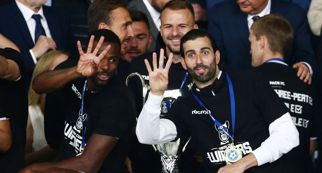 Ο Άνχελ Κρέσπο πανηγυρίζει την κατάκτηση του Κυπέλλου με τον ΠΑΟΚ / Πηγή: Intime