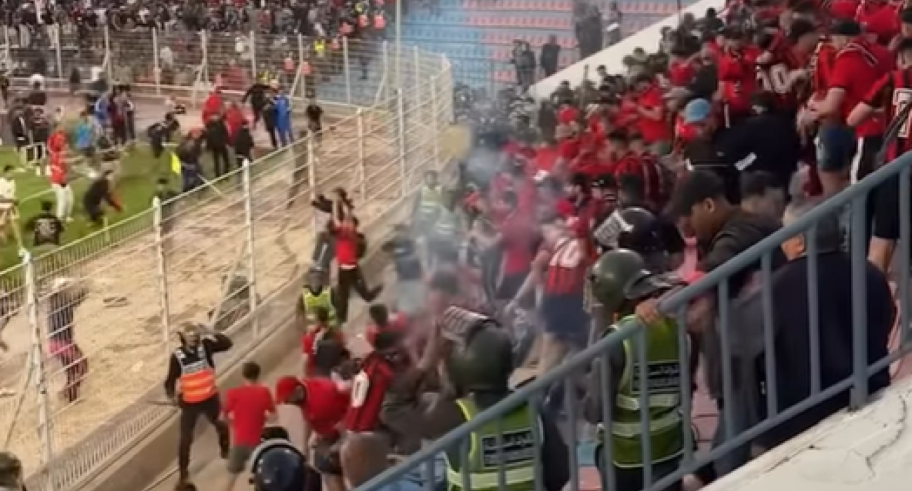 Σκηνές χάους σε αγώνα του Μαρόκο / Screenshot