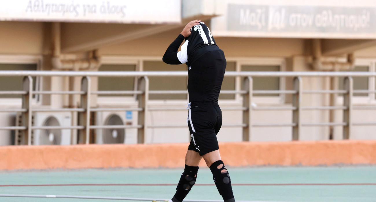 Ο Μπόρχα Γκονθάλεθ αποχωρεί τραυματίας από το παιχνίδι με τον Λεβαδειακό / Πηγή: Intime