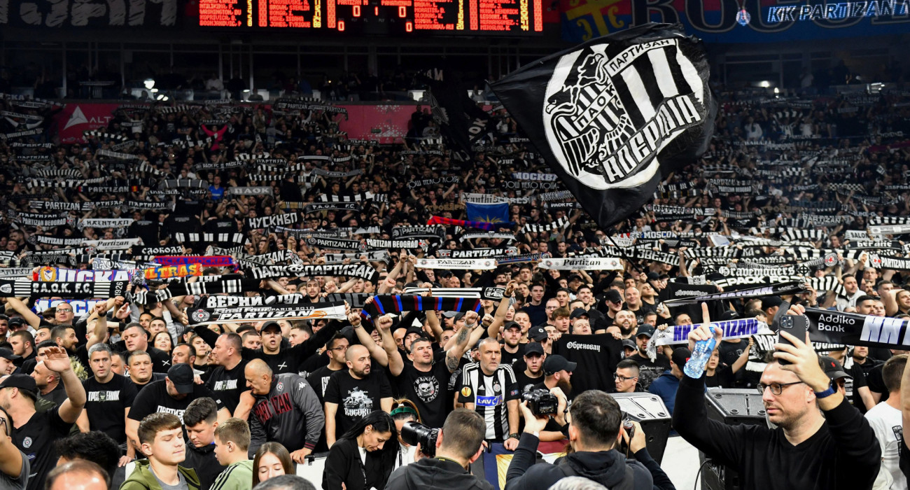 Οι οπαδοί της Παρτιζάν / Πηγή: Eurokinissi