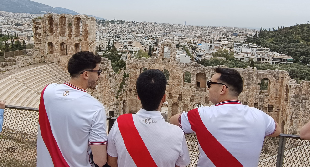 Οπαδοί της Ράγιο Βαγιεκάνο στην Ακρόπολη / Πηγή: X @AS_MMartin