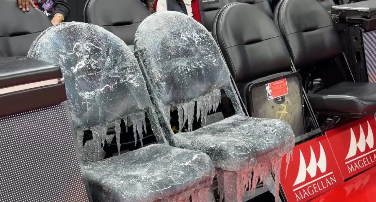 Οι παγωένες θέσεις του Drake στην ScotiaBank του Τορόντο / Screenshot