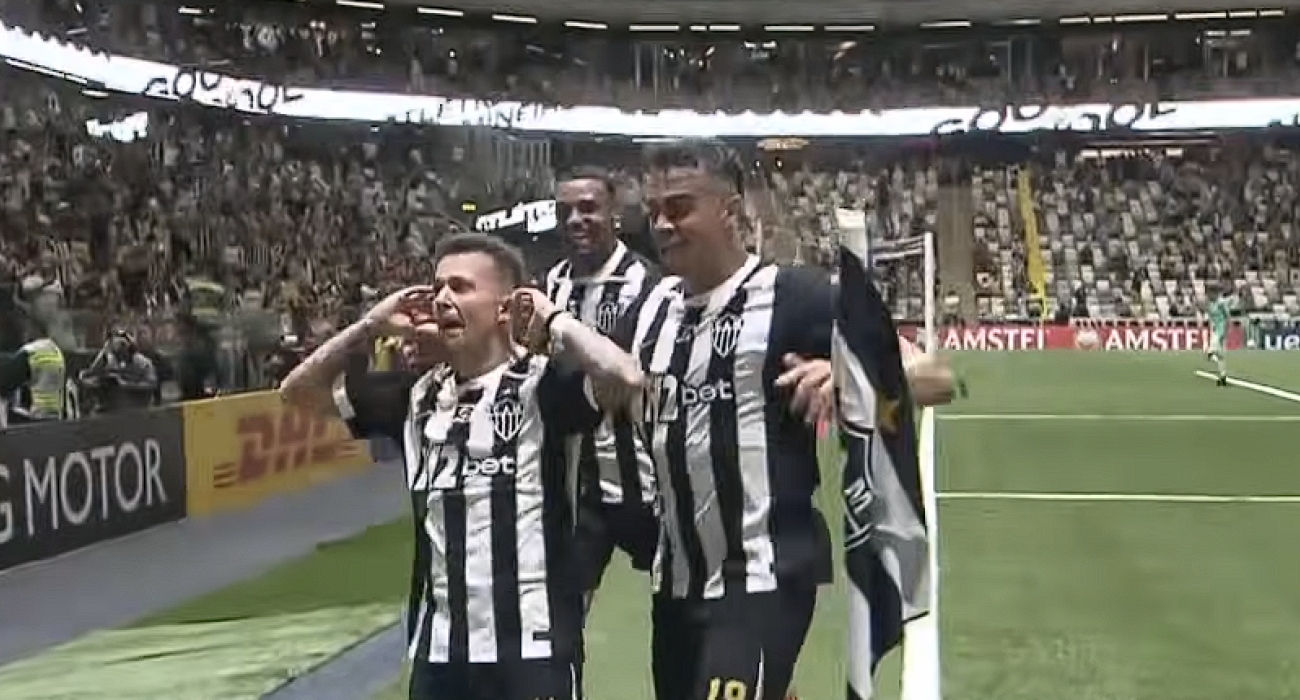 Ο Μπερνάρ πανηγυρίζει το γκολ που σημειώσε / Screenshot