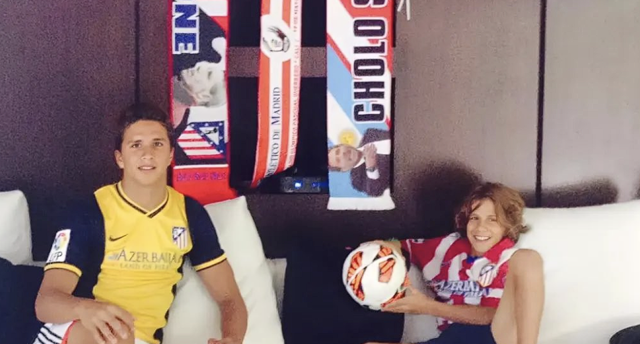 Ο Τζουλιάνο Σιμεόνε με τον αδερφό του Τζιανλούκα το 2013 / Screenshot